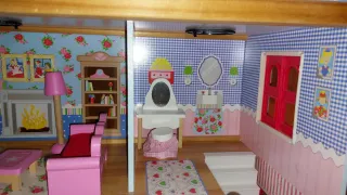 Casa de muñecas de madera