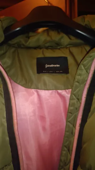 Abrigo acolchado verde Stradivarius