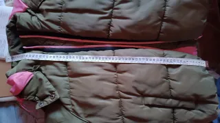 Abrigo acolchado verde Stradivarius