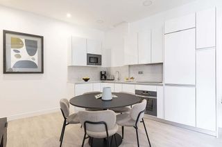 Piso en alquiler en Rejas en Madrid