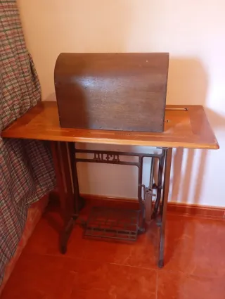 Máquina de coser antigua