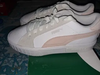 Zapatillas Puma Blancas y Rosas