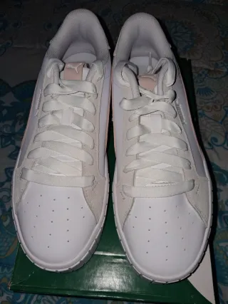 Zapatillas Puma Blancas y Rosas