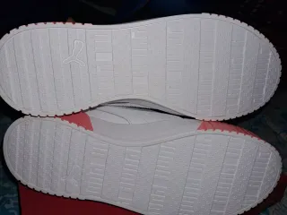 Zapatillas Puma Blancas y Rosas