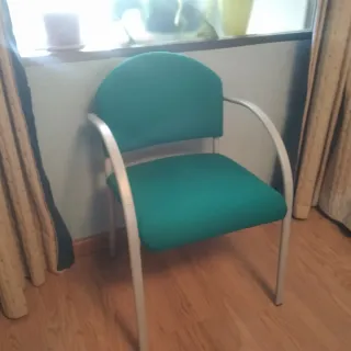Silla de oficina con reposabrazos