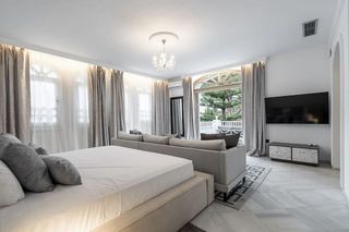 Chalet en alquiler en Nueva Andalucía centro en Marbella