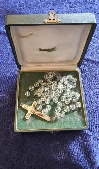 Rosario antiguo cristal de roca y plata y estuche