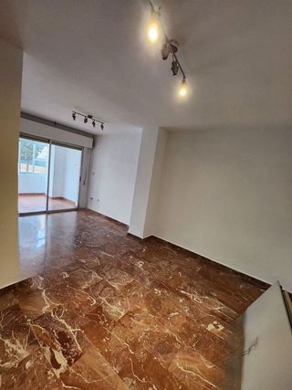 Piso en alquiler en Crta. De la Sierra en Granada