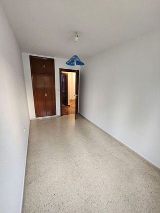 Piso en alquiler en Crta. De la Sierra en Granada