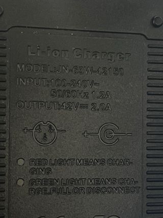 Cargador Patinete Eléctrico