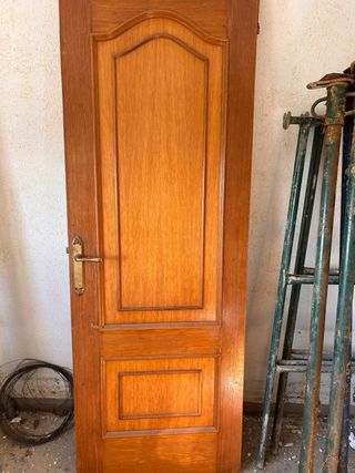 Puertas de madera (72cm y 62cm)