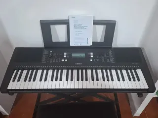 Piano Yamaha PSR-E373