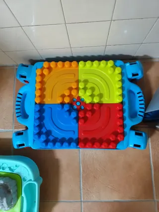 Mesa de construcción para bebés
