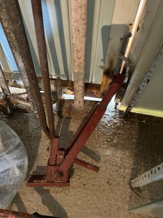 Herramientas de albañilería: Cizalla y más