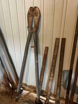 Herramientas de albañilería: Cizalla y más