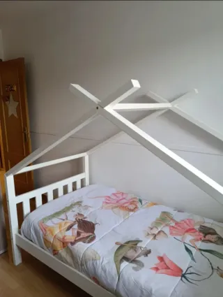 Cama infantil diseño casita blanca