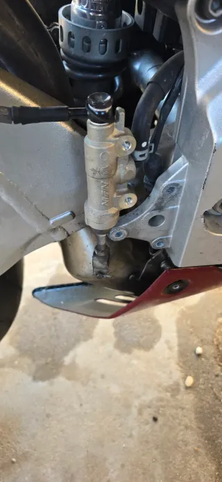 Bomba Freno Trasero Suzuki Gsr 600