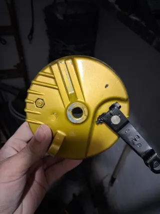 Llanta dorada Derbi Variant