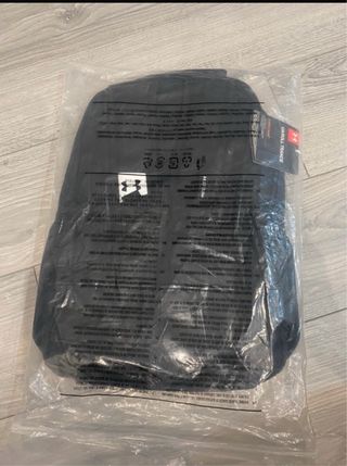 Mochila Under Armour Negra y Blanca Nueva