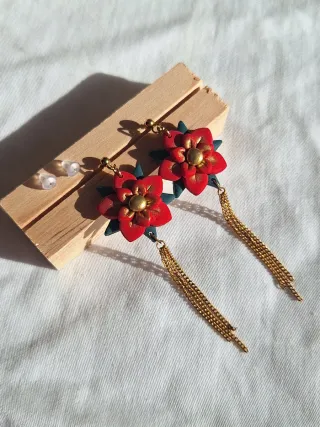 Pendientes Flor De Pascua de Arcilla Polimérica