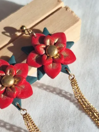 Pendientes Flor De Pascua de Arcilla Polimérica