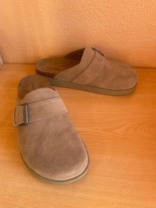 Zuecos Pull&Bear Beige Talla 39
