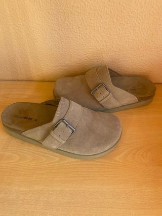 Zuecos Pull&Bear Beige Talla 39