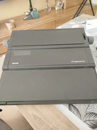 Máquina de escribir Olivetti ET personal 510