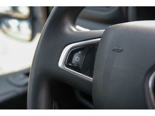 Renault Master Furgon L2H2 3300 dCi 99 kW (135 CV)