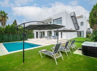 Casa adosada en alquiler en Playa Bajadilla - Puertos en Marbella