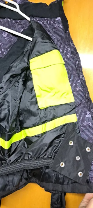 Chamarra para Nieve Negra y Verde. Nueva.134 140