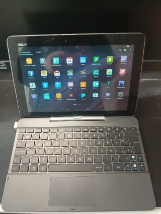 Tablet ASUS Negra con Teclado