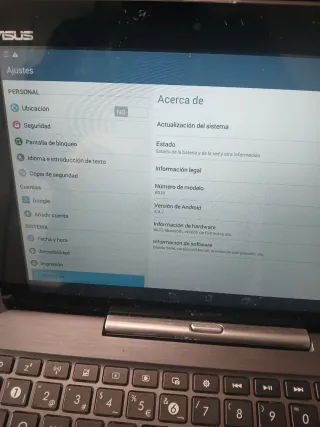 Tablet ASUS Negra con Teclado