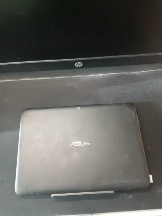 Tablet ASUS Negra con Teclado