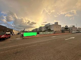 Solar en alquiler en Nueva Torrevieja - Aguas Nuevas en Torrevieja