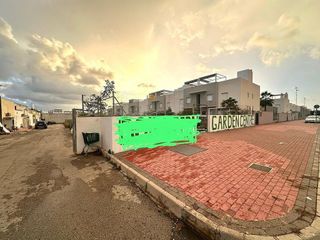 Solar en alquiler en Nueva Torrevieja - Aguas Nuevas en Torrevieja