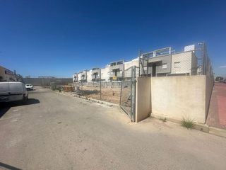 Solar en alquiler en Nueva Torrevieja - Aguas Nuevas en Torrevieja