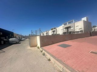 Solar en alquiler en Nueva Torrevieja - Aguas Nuevas en Torrevieja