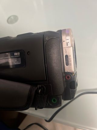 Sony Handycam Vision Hi8 XR CCD-TRV87E Kit