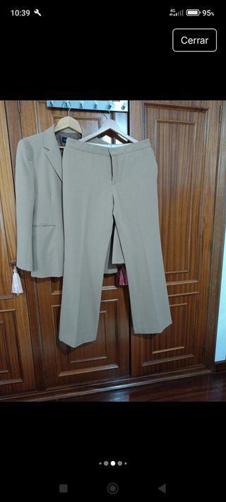Traje pantalón señora camel