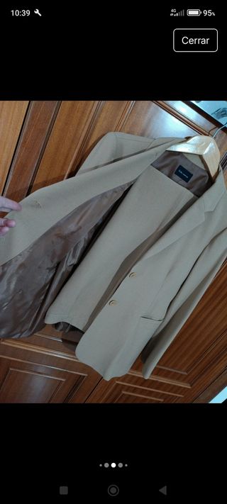 Traje pantalón señora camel