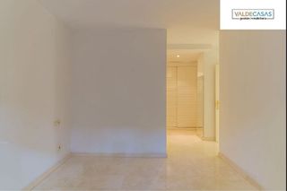 Piso en venta en Bola de Oro - Serrallo en Granada