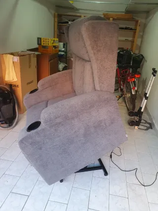 Poltrona recliner alzapersone massaggiante riscald