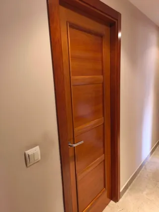 11 Puertas interiores madera cerezo