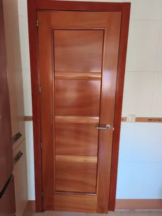 11 Puertas interiores madera cerezo