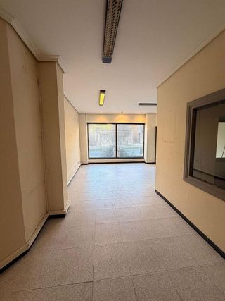 Local comercial en alquiler en Cuatro Caminos en Santander