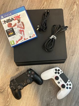 PS4 (PlayStation 4) Negra + Juego NBA 2K21