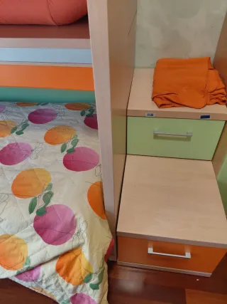 Letto ponte cameretta arancione e verde