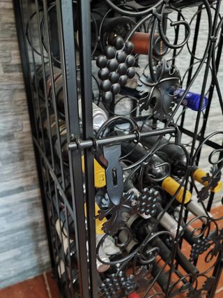 Botellero rústico metal negro