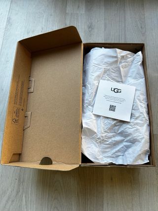 Sandalias UGG doradas talla 37